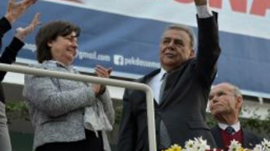 İzmir B&uuml;y&uuml;kşehir Belediye Başkanı Aziz Kocaoğlu: