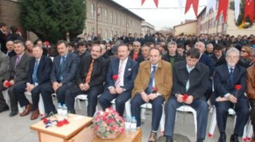 &Uuml;sk&uuml;dar Faciası Şehitler Anıtı A&ccedil;ıldı