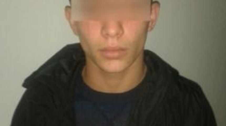 16 Yaşındaki Hırsız Polisten Ka&ccedil;amadı