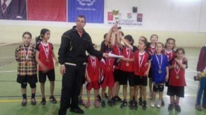 Ulukışla Ybo Hentbol Niğde Şampiyonu