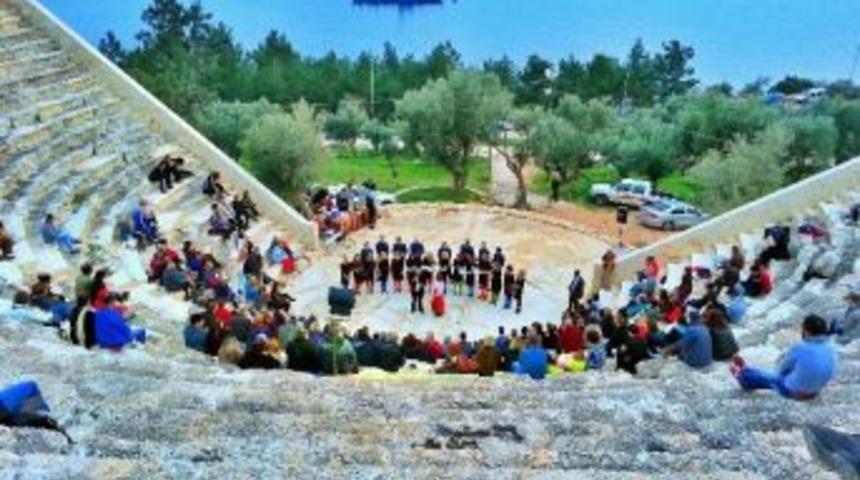 Estonya&rsquo;lı Talin M&uuml;zik Topluluğu, Kaş&rsquo;ta Konser Verdi