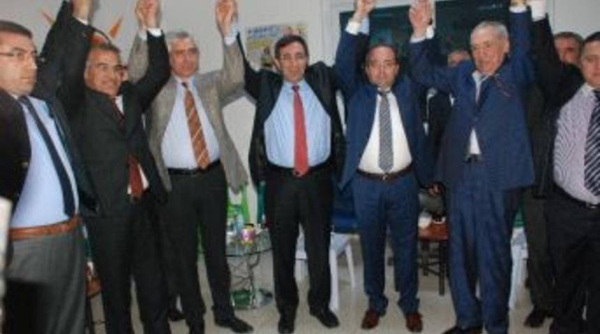 Alta&ccedil; Bakan Yılmaz İle Birlikte Se&ccedil;im B&uuml;rolarını Gezdi