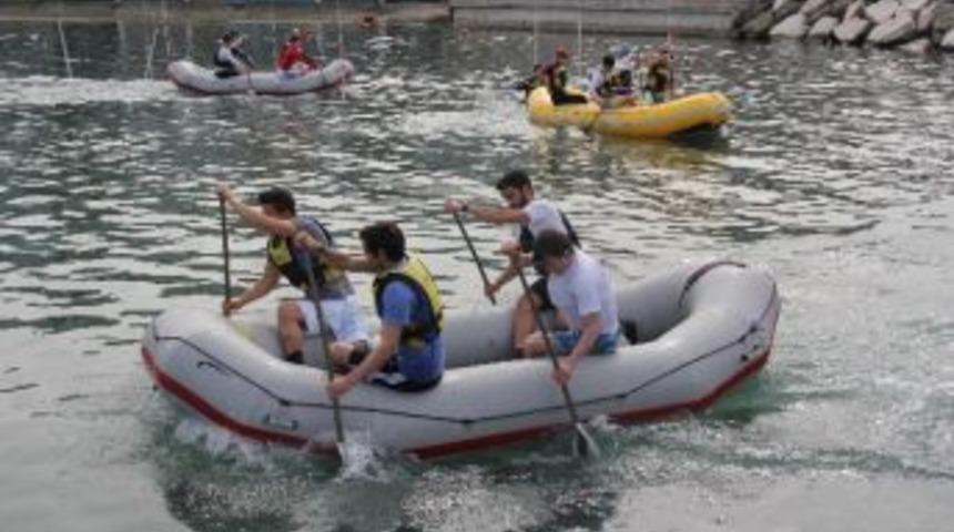 Denizde Rafting
