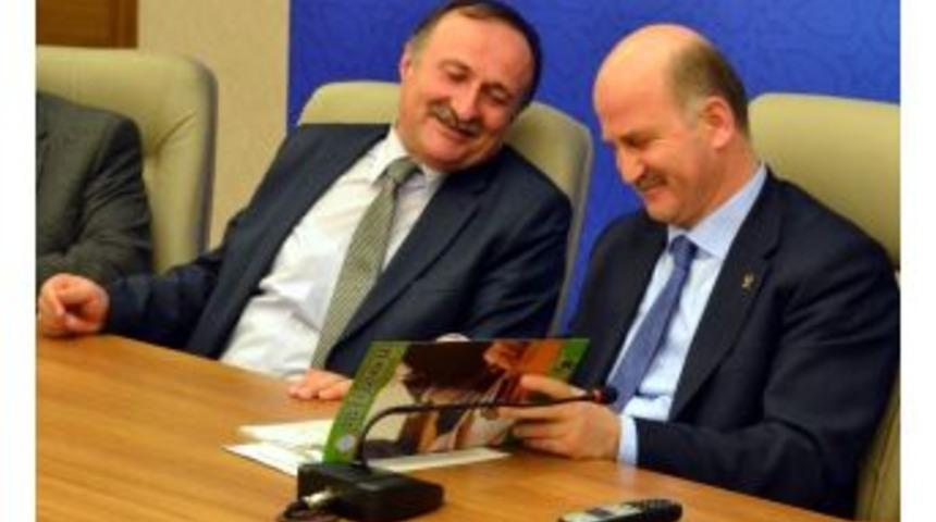 28 Şubat'ın Yıld&ouml;n&uuml;m&uuml;nde Asder'den Ak Parti'ye Teşekk&uuml;r Ziyareti