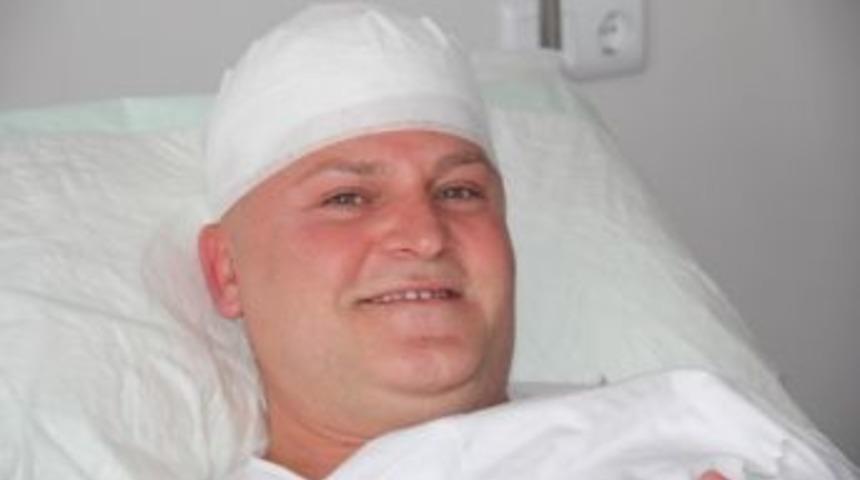 Makedon Sanat&ccedil;ı Samsun&rsquo;da Sa&ccedil; Ektirdi