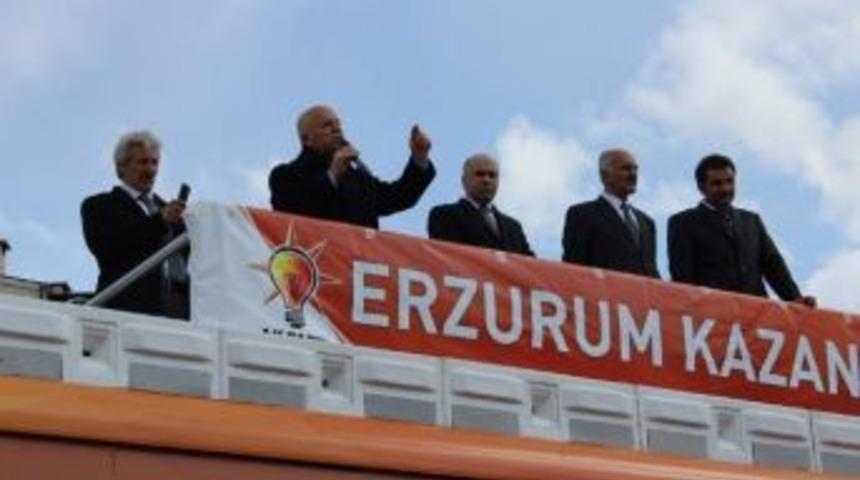 Sekmen Uzundere&rsquo;de Se&ccedil;menle Bir Araya Geldi