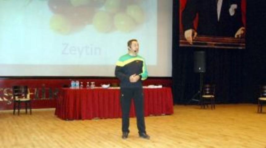 Dr. Kunak&rsquo;a Akşehir&rsquo;de Yoğun İlgi