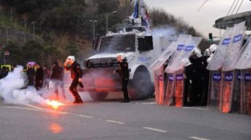 Fenerbah&ccedil;eli Taraftarlar Tff Binasını Yakıyordu