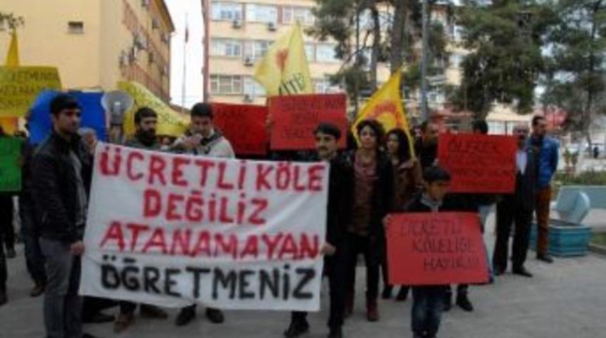 Atanamayan &Ouml;ğretmenler Basın A&ccedil;ıklaması D&uuml;zenledi