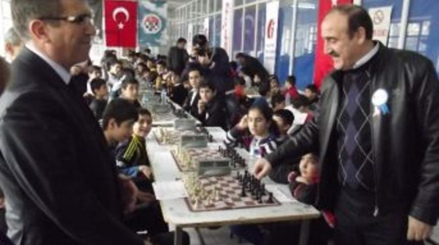 Satran&ccedil; Turnuvası Başladı