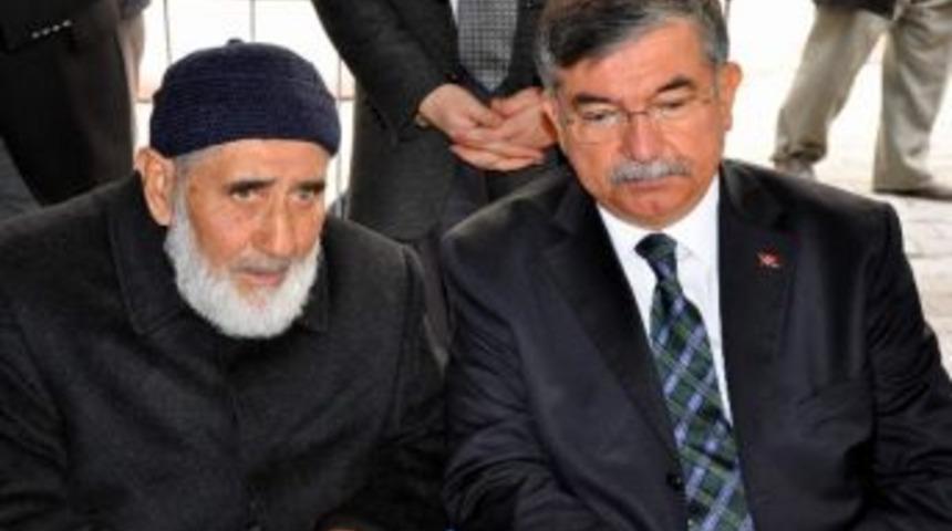 Bakan Yılmaz 350 Esnaf D&uuml;kkanını Ziyaret Etti