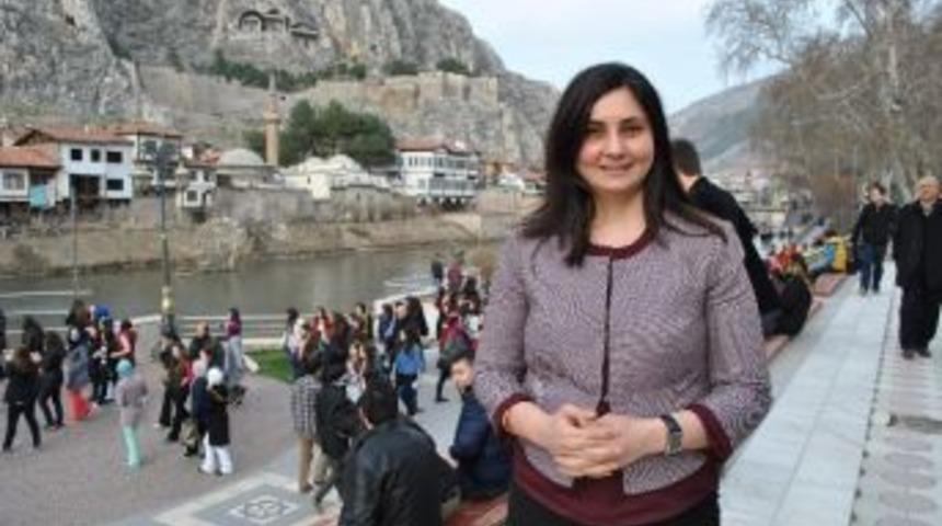 T&uuml;rkiye&rsquo;deki Se&ccedil;im Şarkıları T&uuml;rk Asıllı Hollanda Milletvekilini Şaşırttı