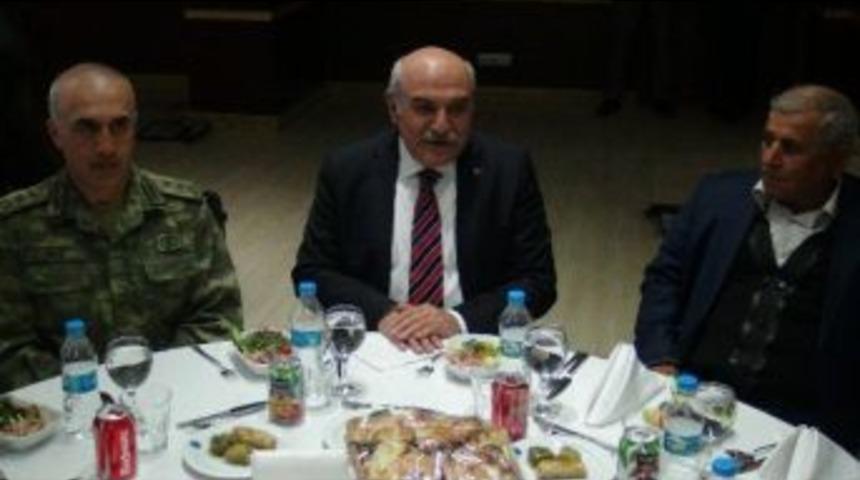 Vali İpek Korucular İle Yemekte Bir Araya Geldi
