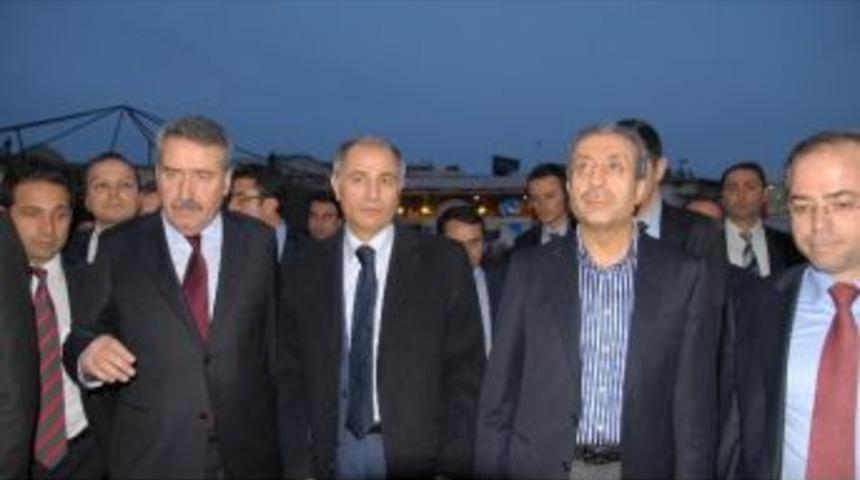 Bakan Ala, Diyarbakır&rsquo;da Hasret Giderdi