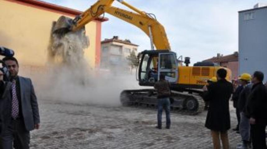 Milli Savunma Bakanı Yılmaz Sivas'ta