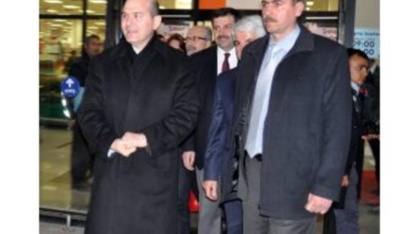 Ak Parti Genel Başkan Yardımcısı Soylu, L&uuml;tfi Kırdar&rsquo;ı Anlatırken Duygulu Anlar Yaşadı