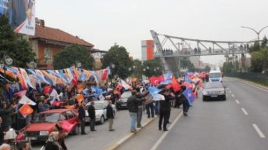 Umurlu&rsquo;da Se&ccedil;im B&uuml;rosu A&ccedil;an Yal&ccedil;ın Pekg&uuml;zel&rsquo;e B&uuml;y&uuml;k İlgi