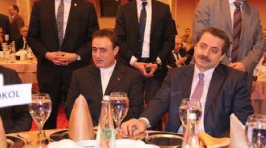 Bakan &Ccedil;elik&rsquo;in De Katıldığı Gecede Mahmut Tuncer R&uuml;zgarı Esti