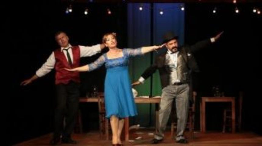 &ldquo;kahvede Şenlik Var&rdquo; Adlı Oyun &Ccedil;aycuma&rsquo;da Sahnelenecek