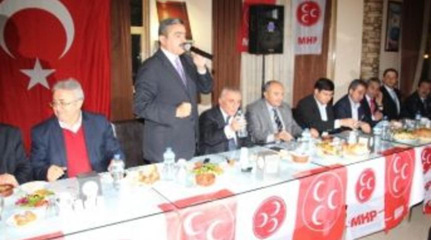 Milliyet&ccedil;i Hareket Ve &Uuml;lk&uuml;c&uuml; Camia Yemekte Buluştu