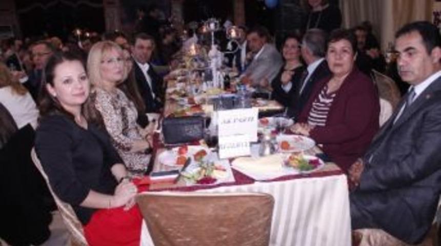 Sel&ccedil;uk'taki G&ouml;&ccedil;menler Kaynaşma Gecesinde Buluştu