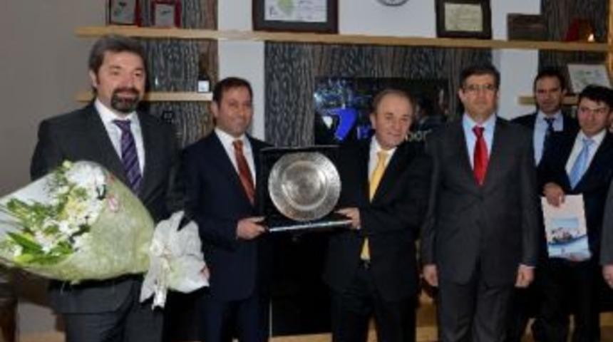 Vali &Ouml;zt&uuml;rk&rsquo;den Fraport Ic İ&ccedil;taş&rsquo;a Ziyaret