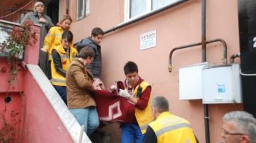 Anne Ve Oğlu Sobadan Sızan Gazdan Zehirlendi