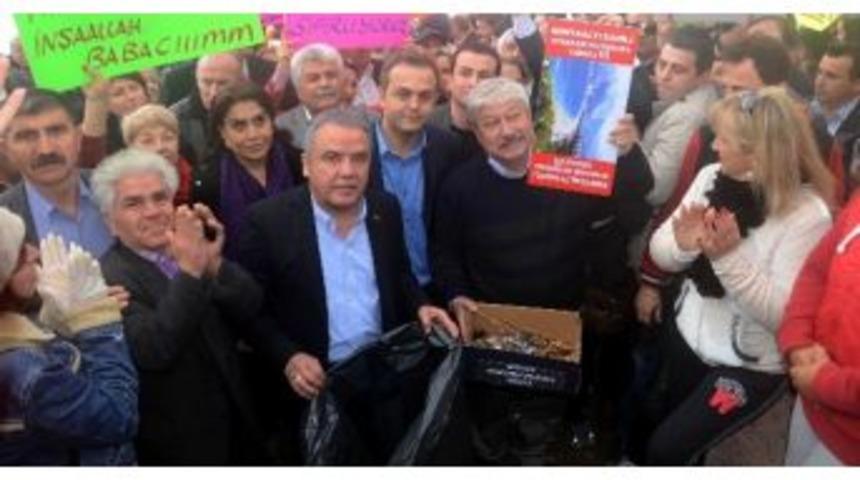 Antalya Sahiline Sahip &Ccedil;ıkıyor Eylemi