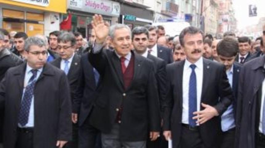 Arın&ccedil;: "kılı&ccedil;daroğlu Cinsel Taciz Davası Olan Adamı Yanında Taşıyor"