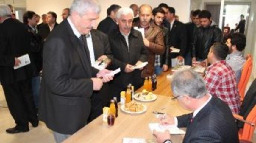 Gazeteci- Yazar Suat Tekin&rsquo;in İlk Kitabı Okuyucularıyla Buluştu