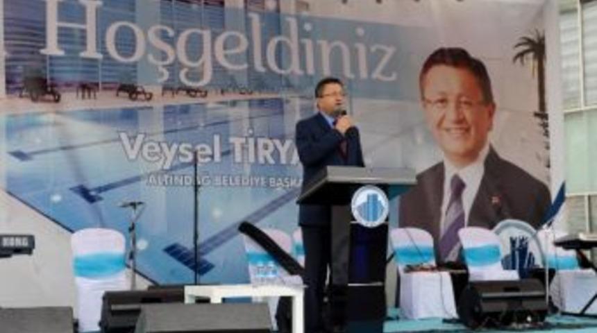 Altındağ&rsquo;a İki Modern Y&uuml;zme Havuzu A&ccedil;ıldı