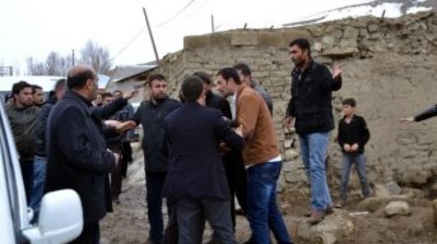 Ak Parti Heyetine Taşlı Saldırı