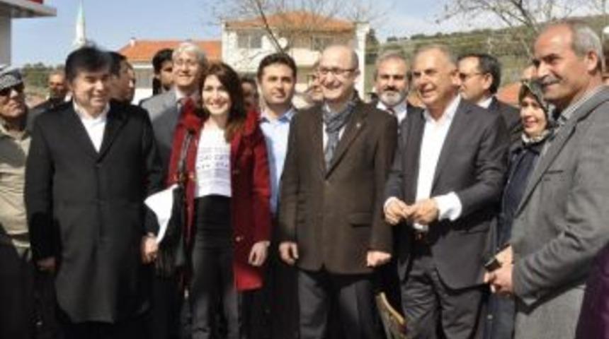 Ak Partili Yorulmaz'a Helvacı'da B&uuml;y&uuml;k İlgi