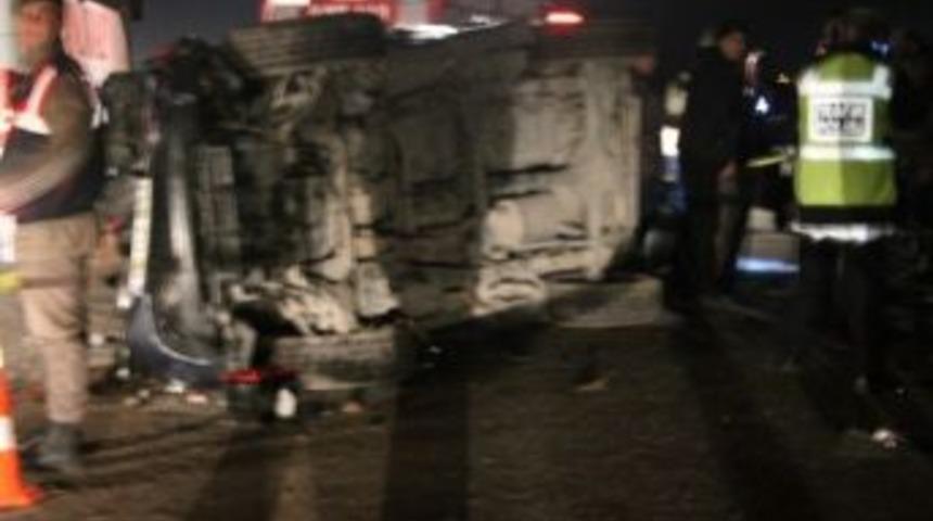 Akhisar&rsquo;da Trafik Kazası: 1 &Ouml;l&uuml; 2 Yaralı