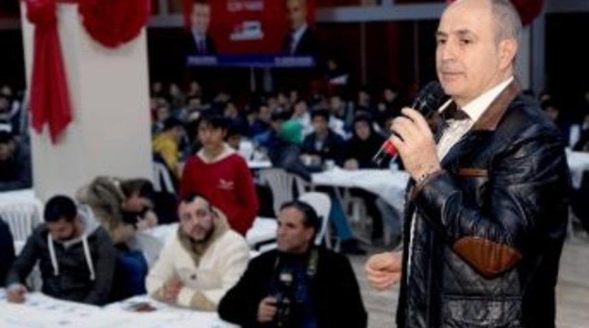 Nejat Uygur K&uuml;lt&uuml;r Merkezi&rsquo;nde Başkan Hasan Akg&uuml;n&rsquo;e B&uuml;y&uuml;k Coşku