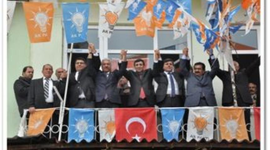 Bakan Yılmaz Pertek&rsquo;te Se&ccedil;im B&uuml;rosu A&ccedil;tı