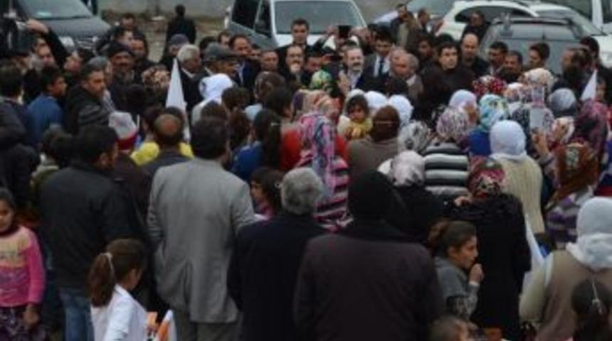 K&ouml;yl&uuml; Vatandaşlardan &Ouml;zg&ouml;k&ccedil;e&rsquo;ye Coşkulu Karşılama