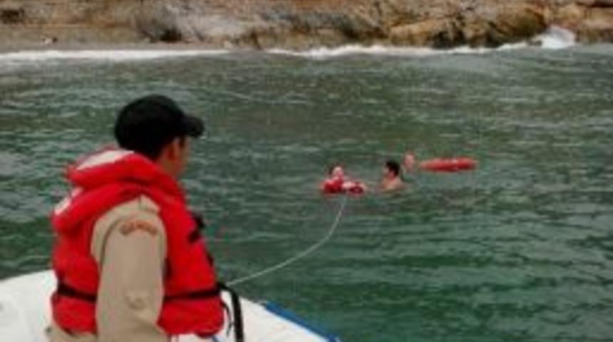 Sahil G&uuml;venlik Antalya Grup Komutanlığından Kurtarma &Ccedil;alışması