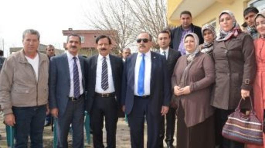 Eski Devlet Bakanı Ensarioglu&rsquo;ndan Ak Parti Ve Yeğenine Destek S&uuml;r&uuml;yor