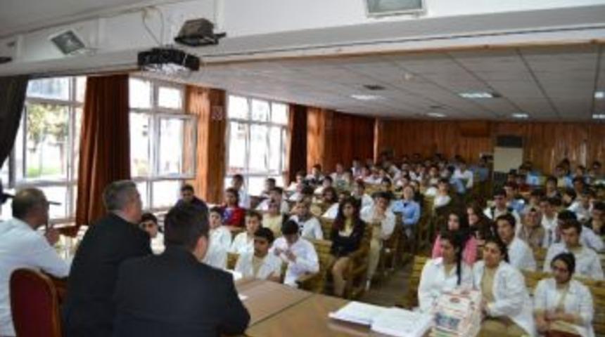 Gen&ccedil;lik Merkezi Tanıtımları Devam Ediyor