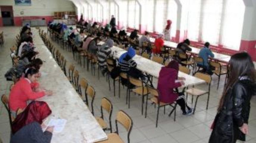 Muradiye Kaymakamlığı'ndan Tablet Bilgisayar &Ouml;d&uuml;ll&uuml; Kitap Okuma Kampanyası