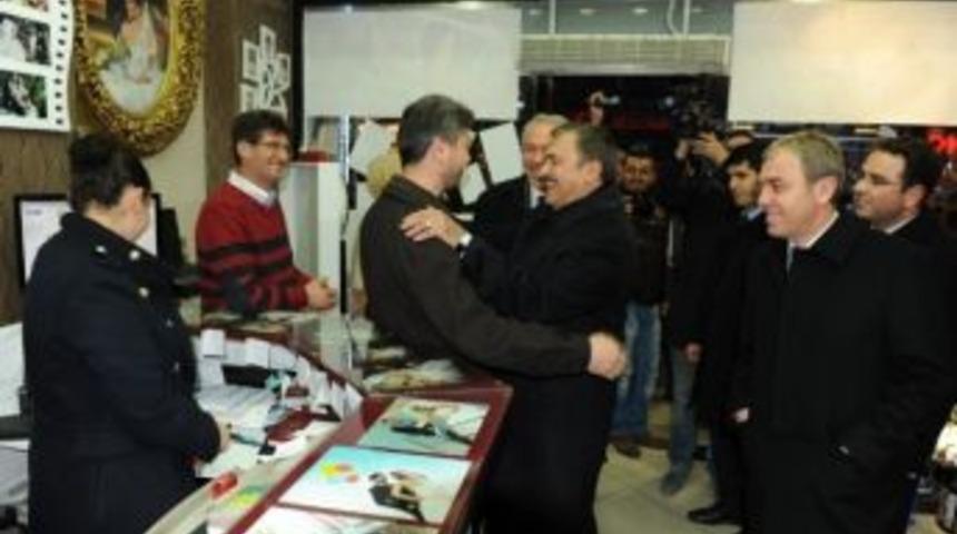 Bakan Veysel Eroğlu'ndan K&uuml;tahya'da Esnaf Ziyareti