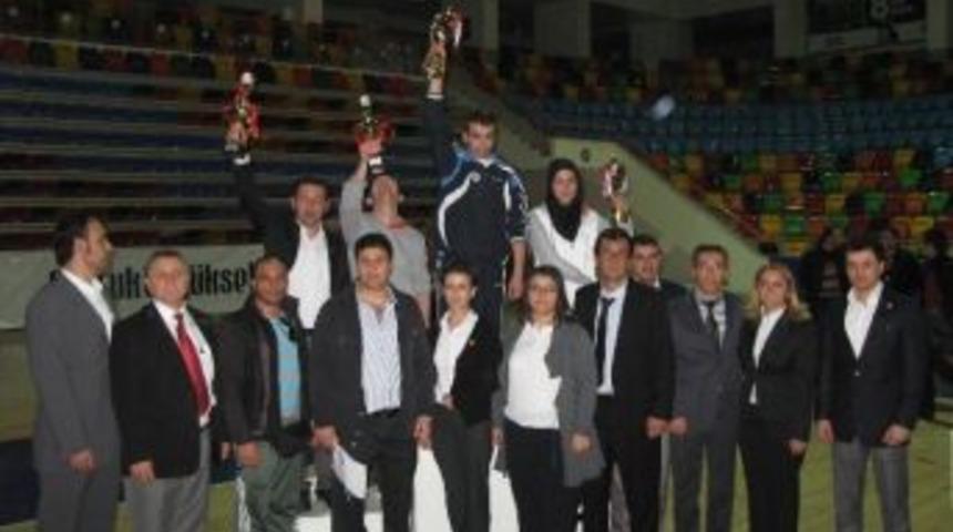 Derbent Gen&ccedil;likspor Kick Boksta Şampiyon