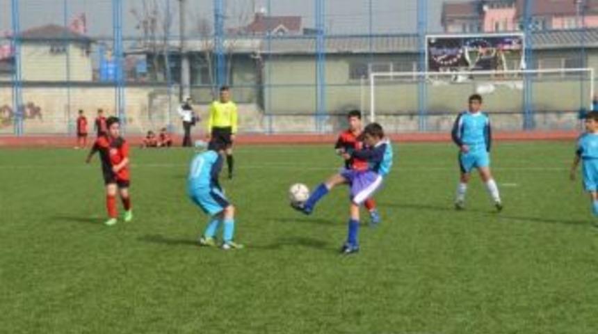 48 Takım Şampiyonluk İ&ccedil;in Sahada