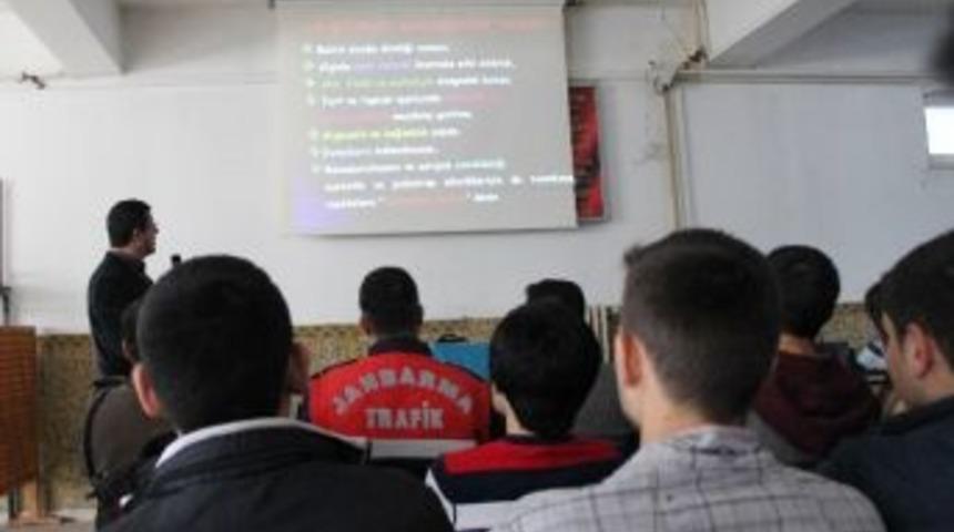Jandarmadan Y&uuml;ksekokul &Ouml;ğrencileri Uyuşturucu Eğitimi