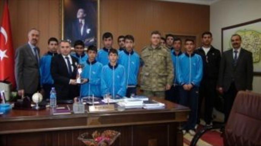 Atat&uuml;rk İlk&ouml;ğertim Okulu Şampiyonluğa Doymuyor