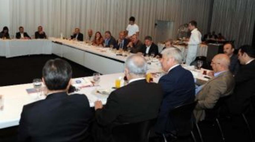 Başkan Akaydın Dostlar Meclisi&rsquo;nin Konuğu Oldu