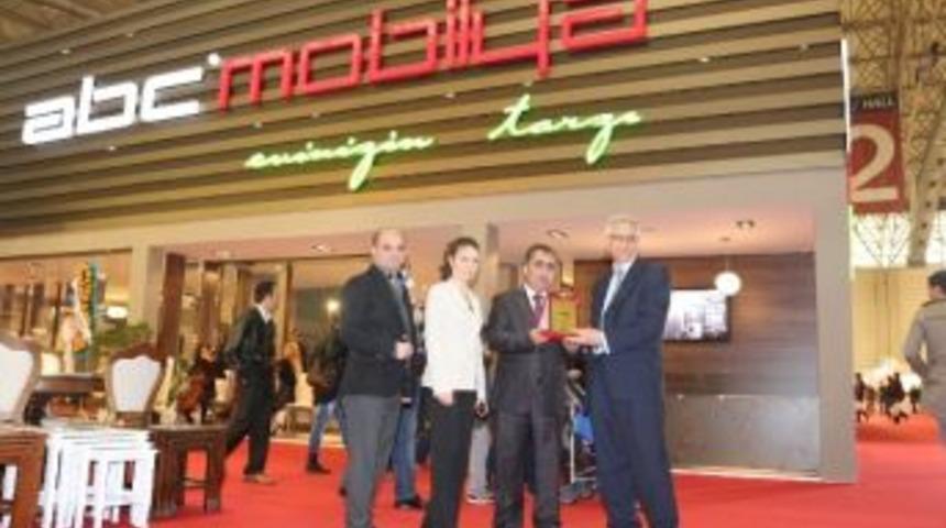 Modeko 2014&rsquo;de En İyiler &Ouml;d&uuml;llendirildi