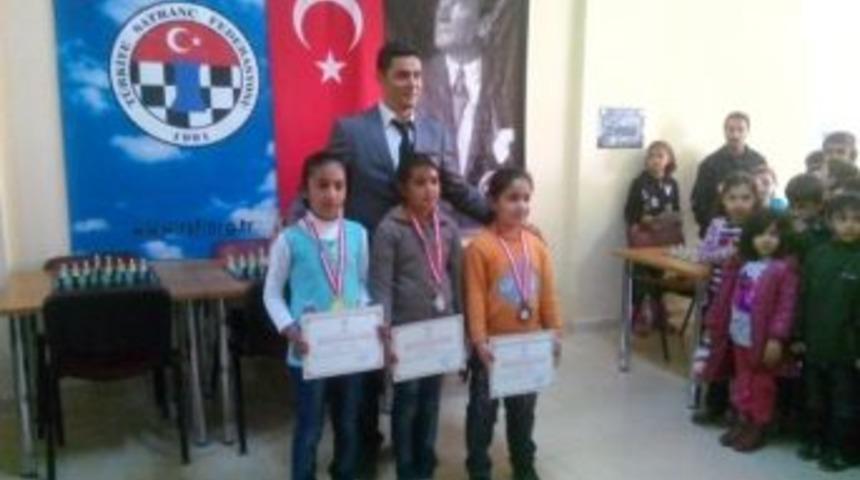 Minikler Satran&ccedil; Şampiyonları Belli Oldu