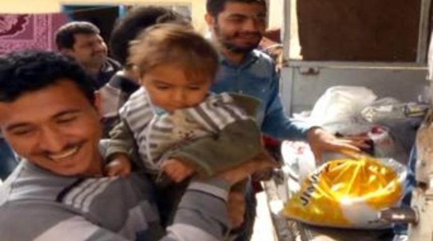 Elazığ'da '&uuml;niversiteli Beşiktaşlılar Topluluğu'ndan Suriyelilere Yardım